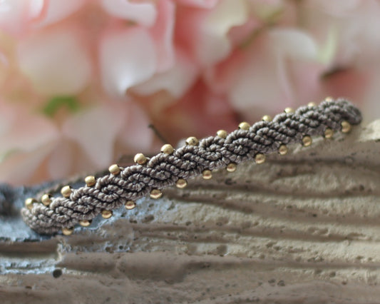 Makramee Armband mit Messingperlen