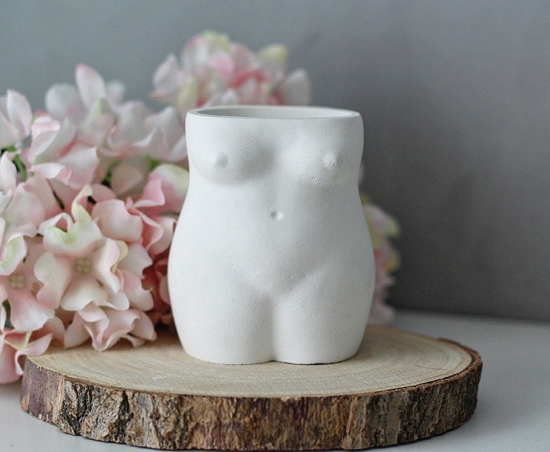 Raysin Curvy Vase