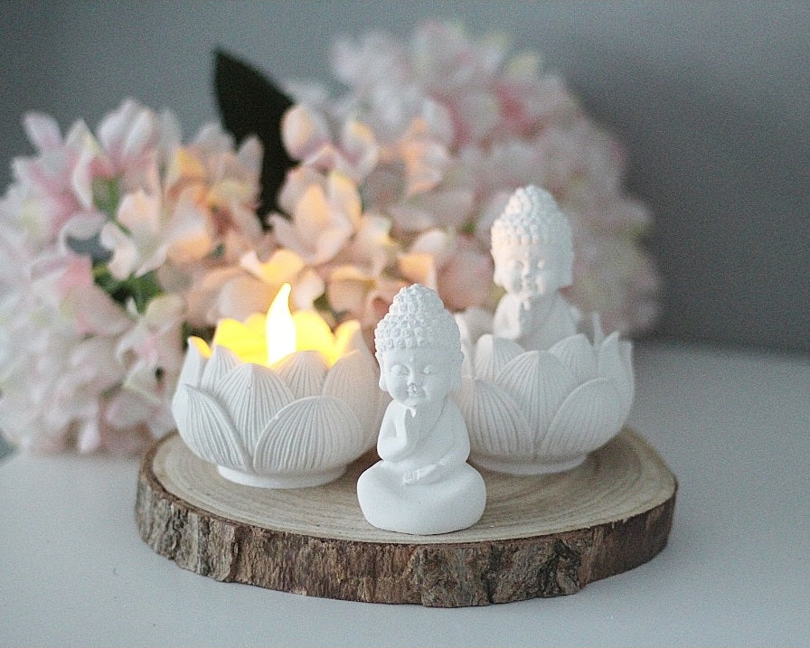 Raysin Teelichthalter Lotus mit Buddha