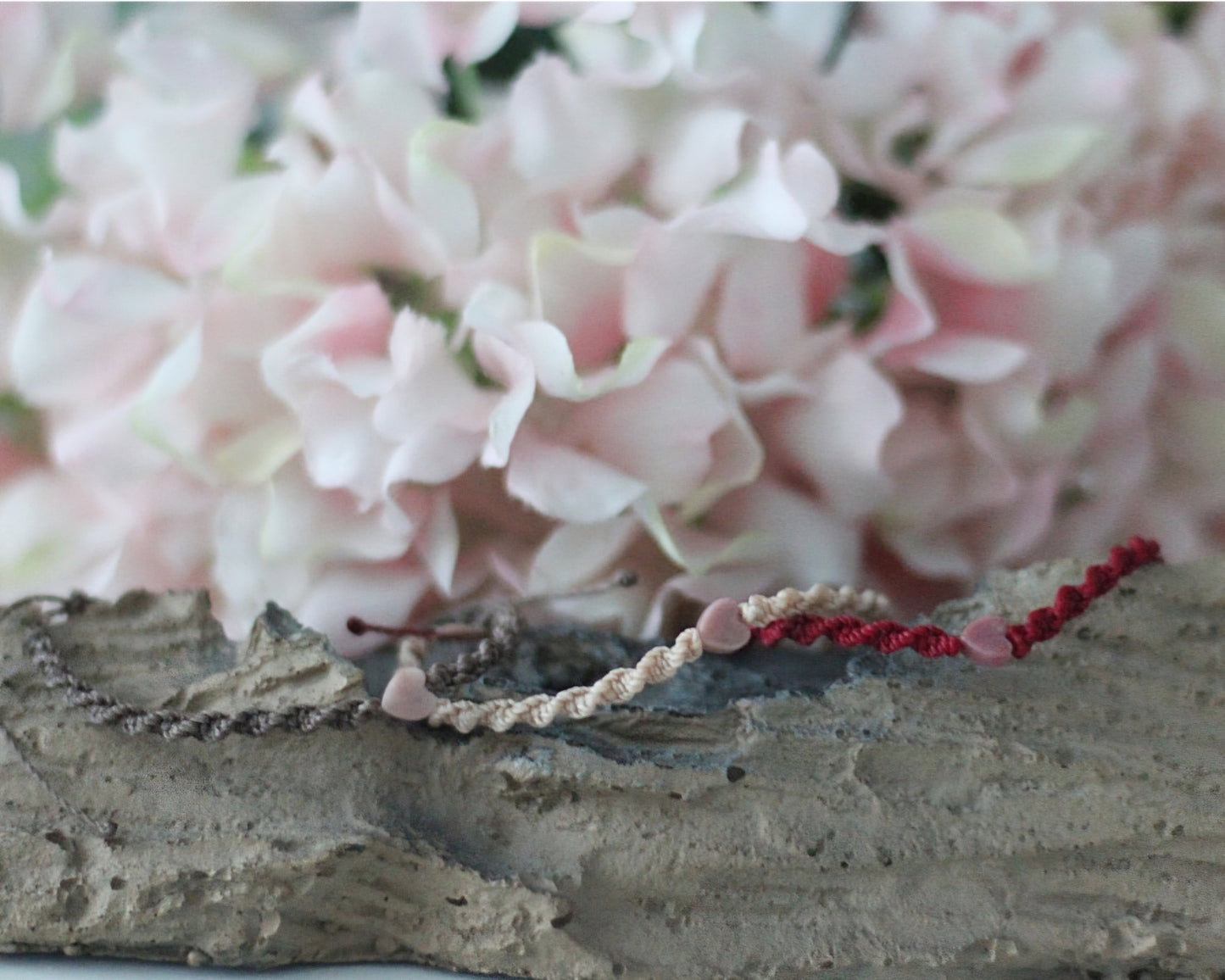 Makramee Armband mit Natursteinherz