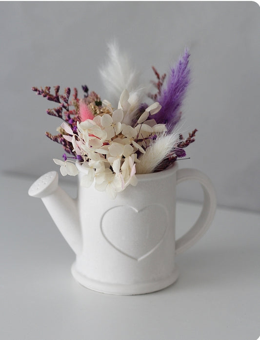 Raysin Gießkanne mit Trockenblumen
