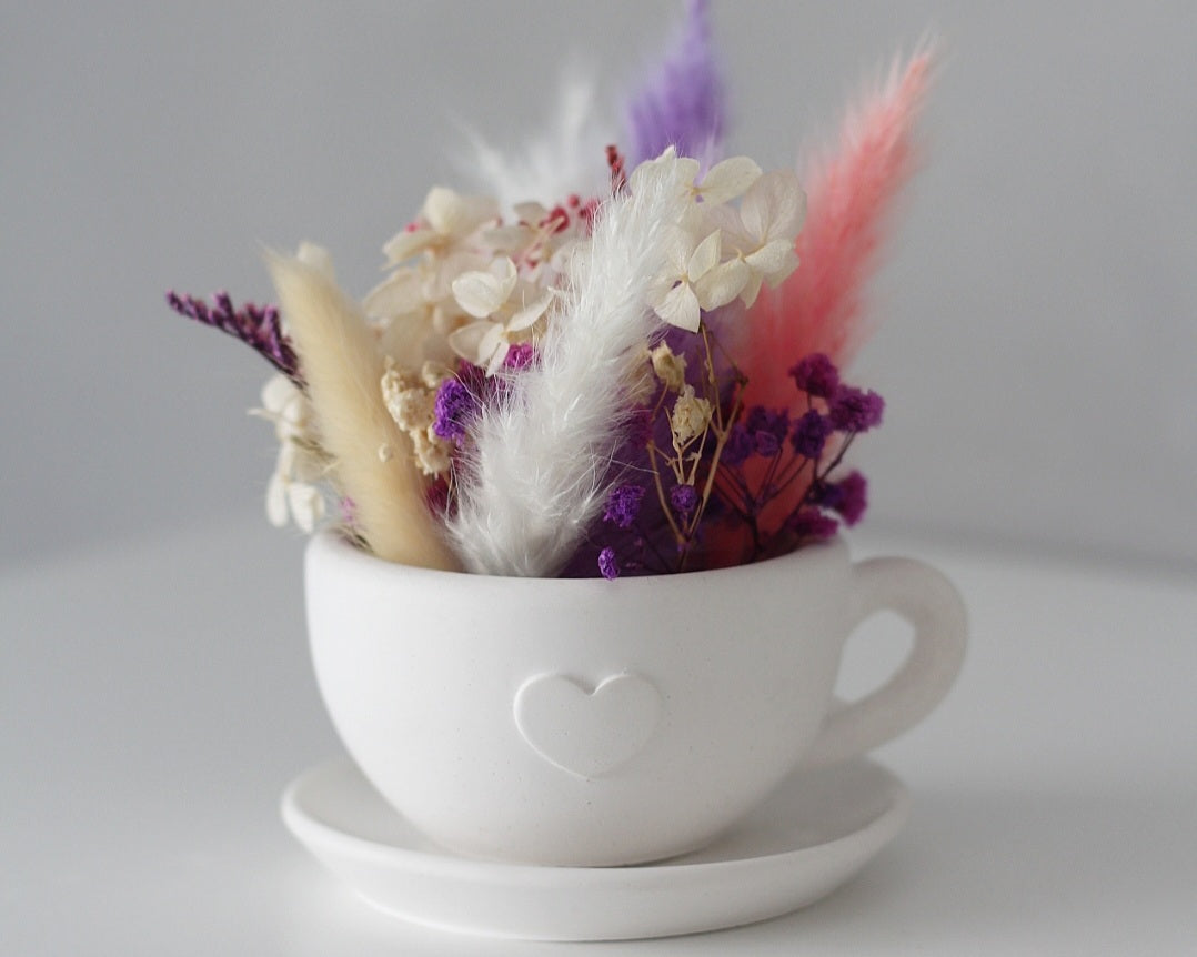 Raysin Tasse mit Trockenblumen